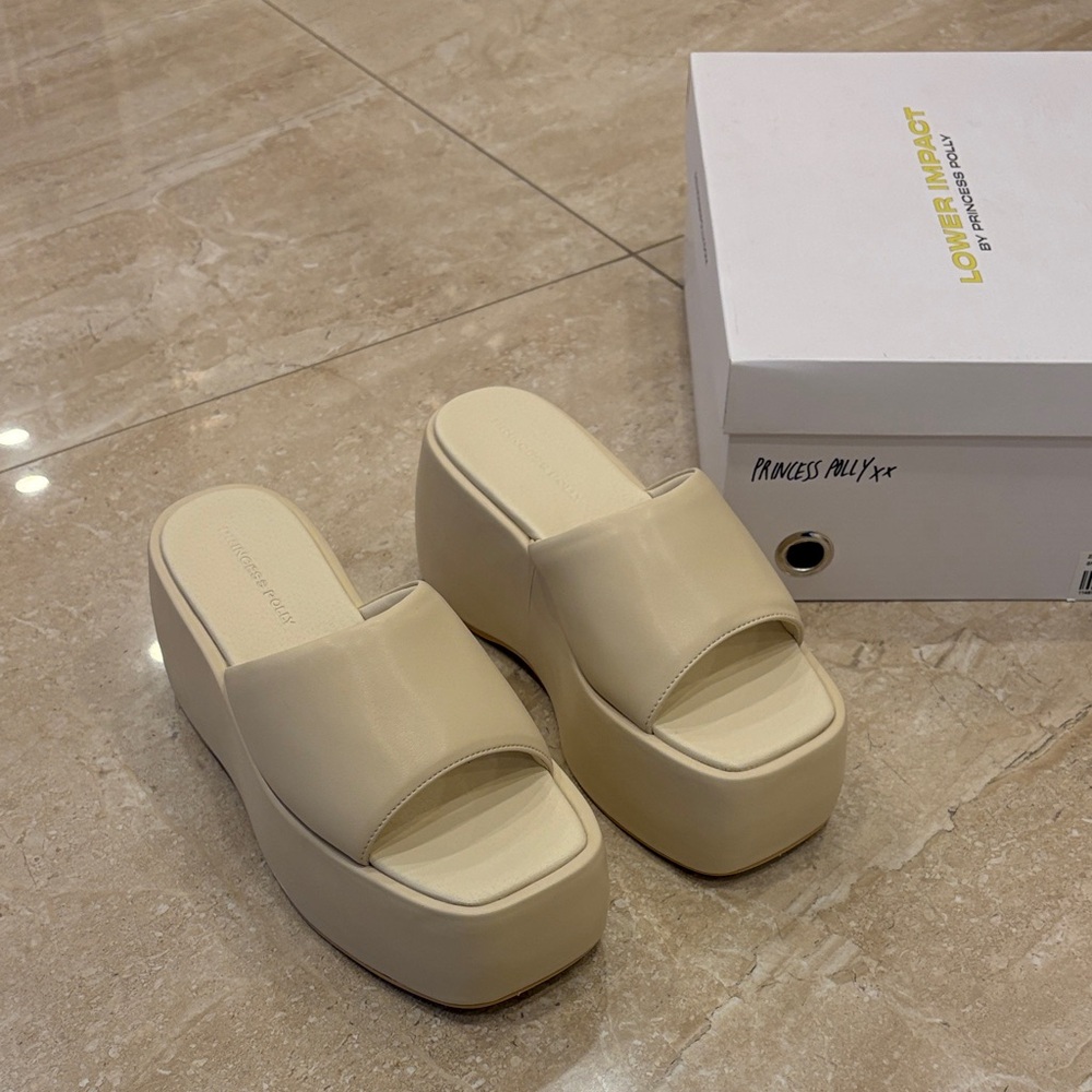 Princess Polly Cream Platform Sandals *New -  Never Worn*